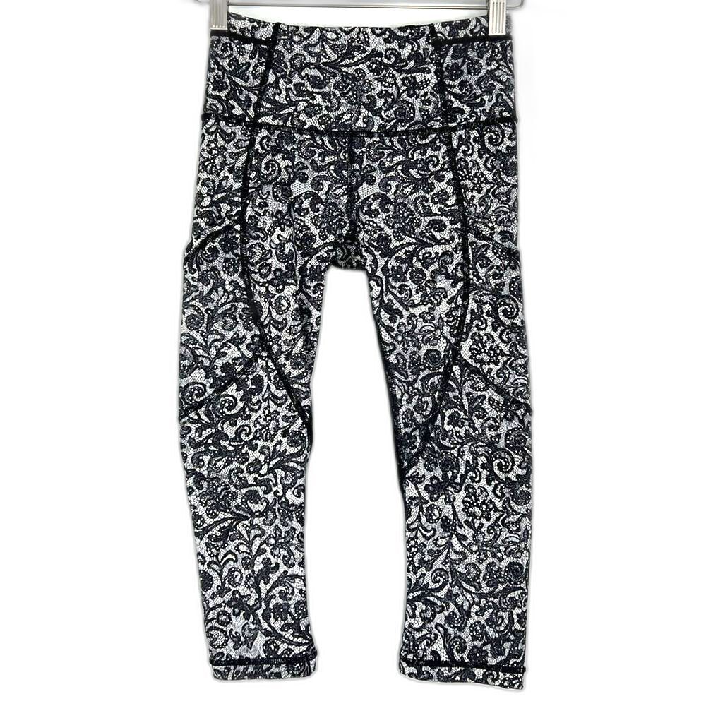Lululemon Outrun Crop Lace Print Mesh Capri Leggings Pockets Size 2